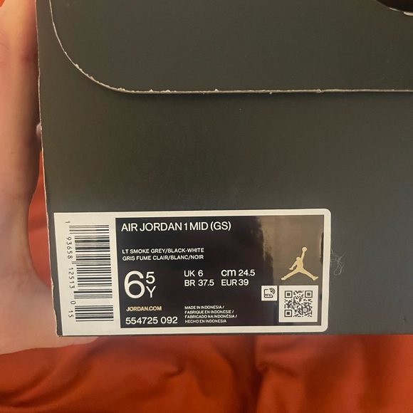 Jordan 1 Mid (GS) Light Smoke Grey - Picture 4 of 10